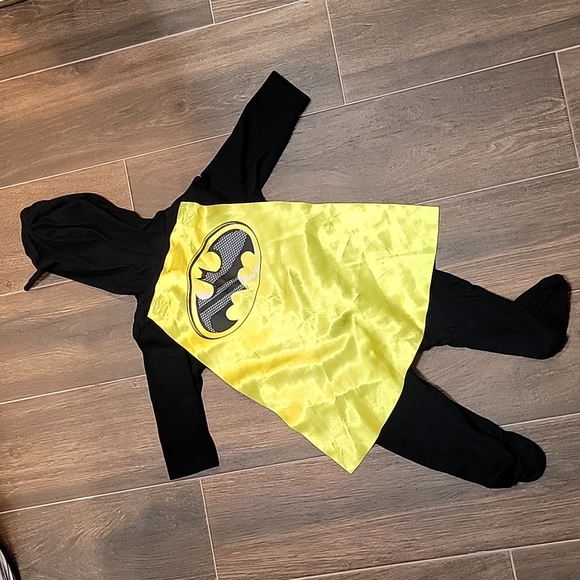 Batman Onesie - Picture 5 of 7